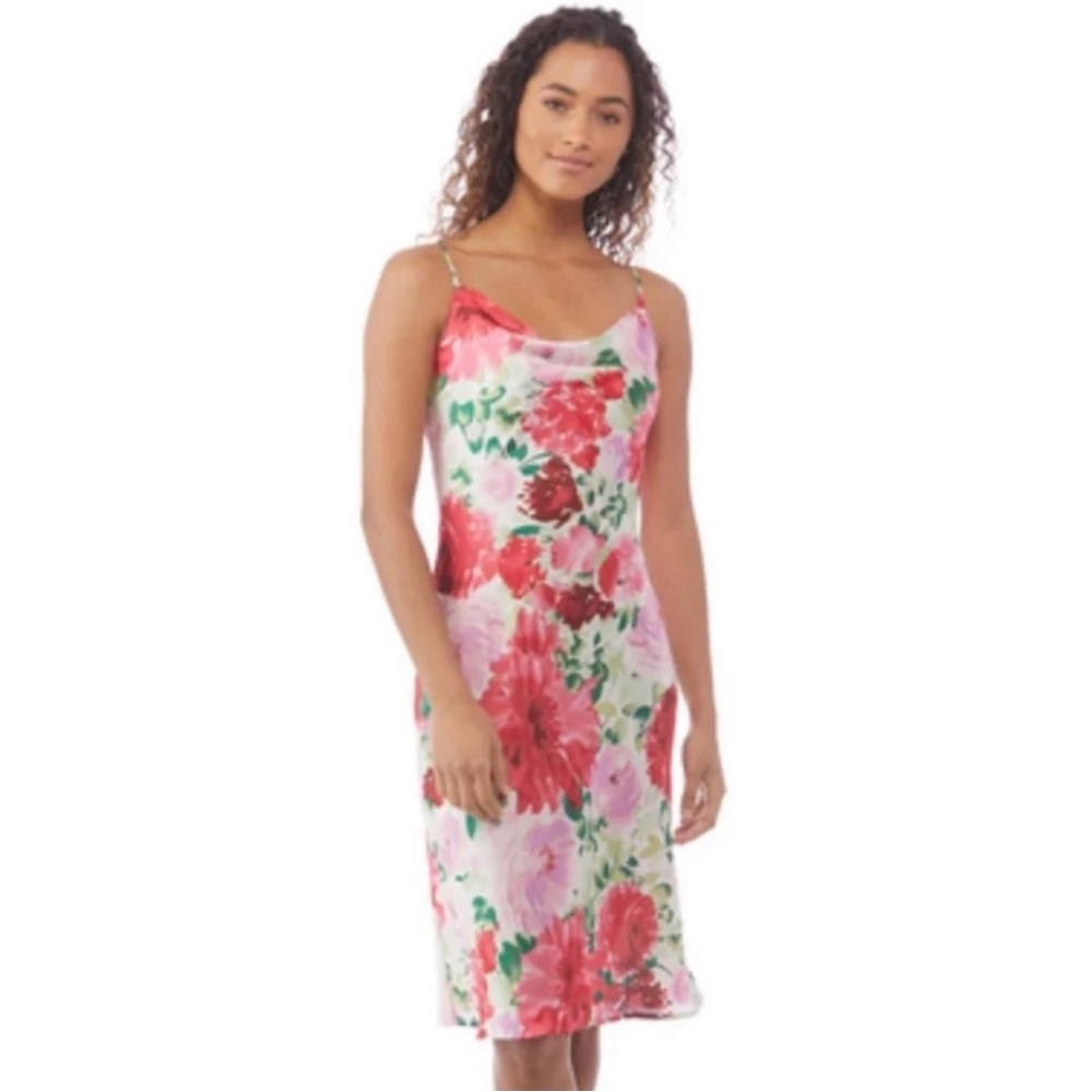 New Women’s Size Medium Inspired Hearts Floral Slip Dress